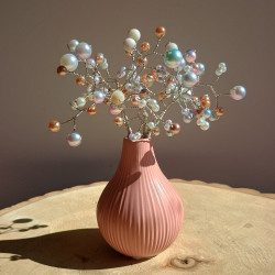 Vázička s kvítím z chalcedonu, angelitu a křišťálu